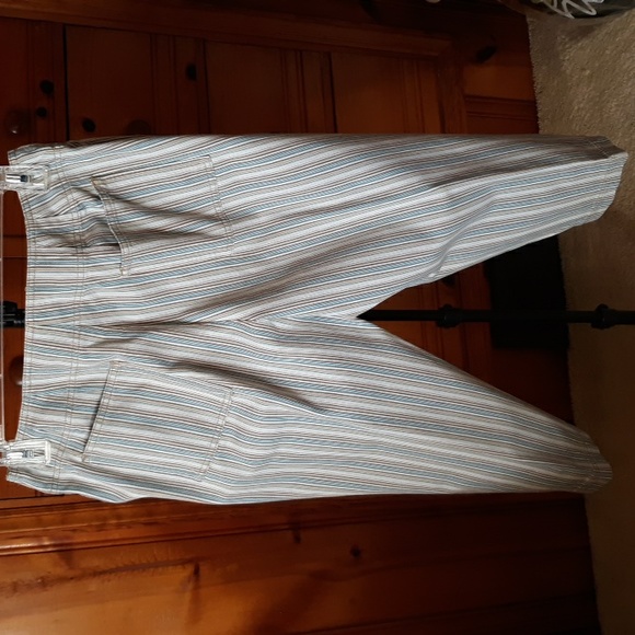 Liz Claiborne Michaela Capri Pants - Picture 5 of 5